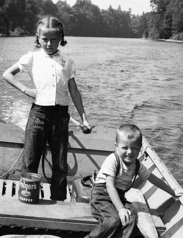 Nancy and Dave boating